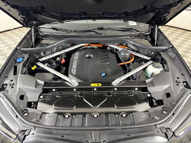 Used 2026 BMW X5 xDrive50e w/ M Sport Package AWD/4WD image 32
