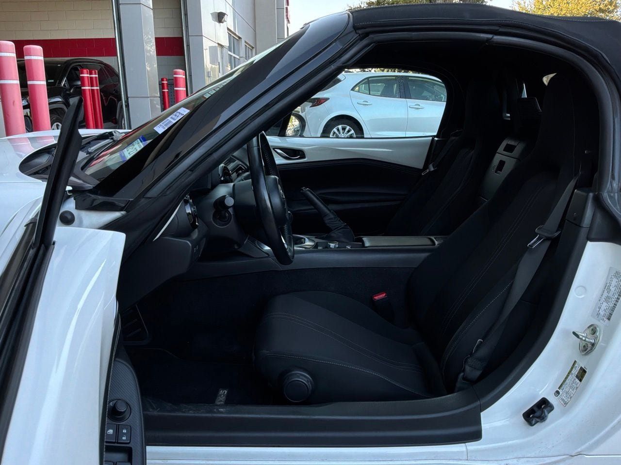 Used 2023 MAZDA MX-5 Miata Club RWD image 16
