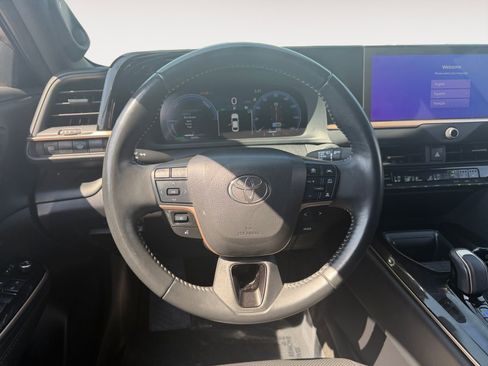 Certified 2024 Toyota Crown AWD/4WD image 12