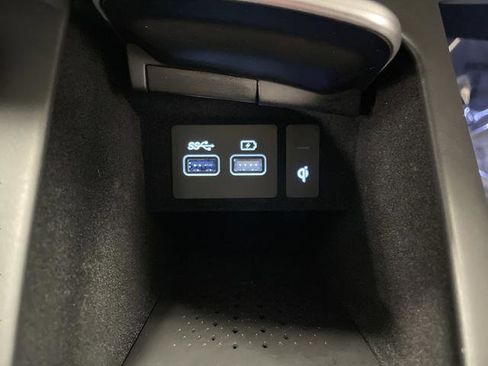 Used 2023 Genesis GV70 2.5T Advanced w/ Advanced Package image 24