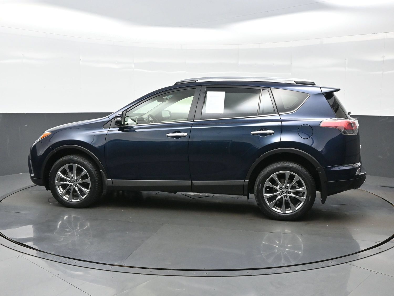 Used 2017 Toyota RAV4 Limited w/ Carpet Mat Package AWD/4WD image 4
