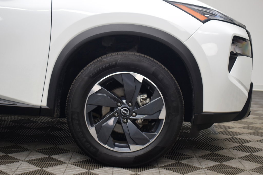 Used 2025 Nissan Rogue SV AWD/4WD image 25
