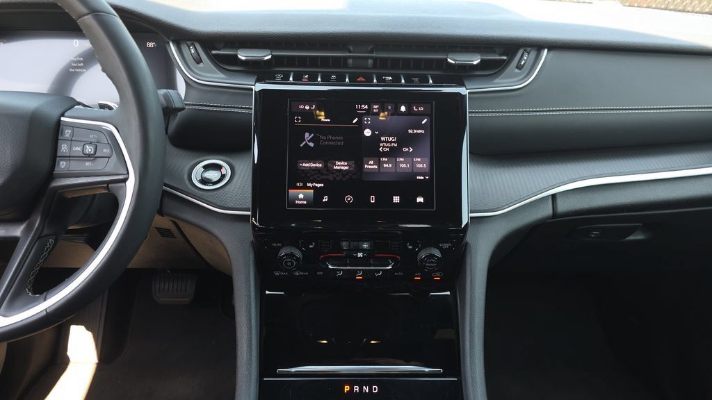 Used 2024 Jeep Grand Cherokee Altitude RWD image 25