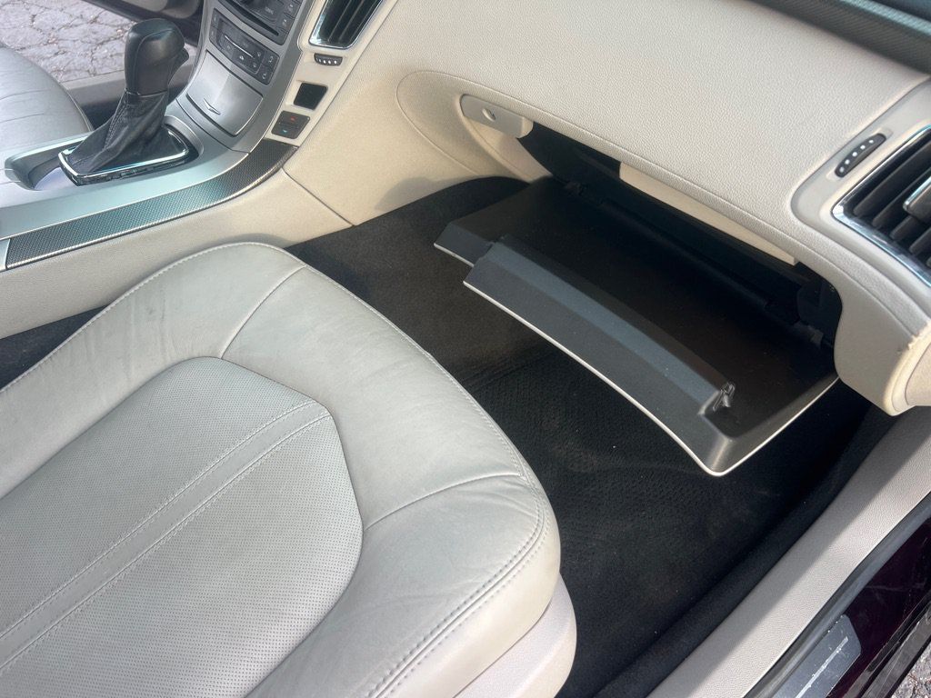 Used 2009 Cadillac CTS 3.6 RWD image 21