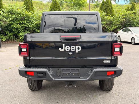 Used 2021 Jeep Gladiator Overland w/ Popular Equipment Package AWD/4WD image 6