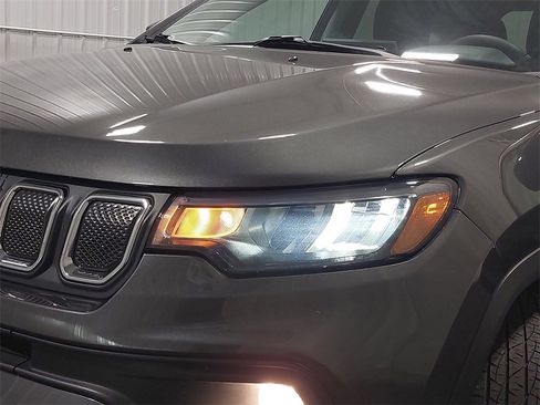 Used 2022 Jeep Compass Latitude image 36