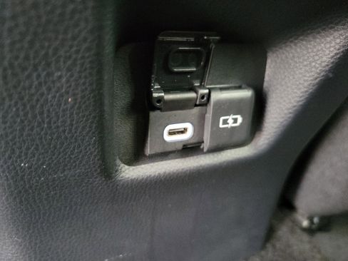 Used 2024 Toyota RAV4 XLE FWD image 13