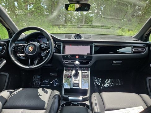 Used 2025 Porsche Macan S AWD/4WD image 12