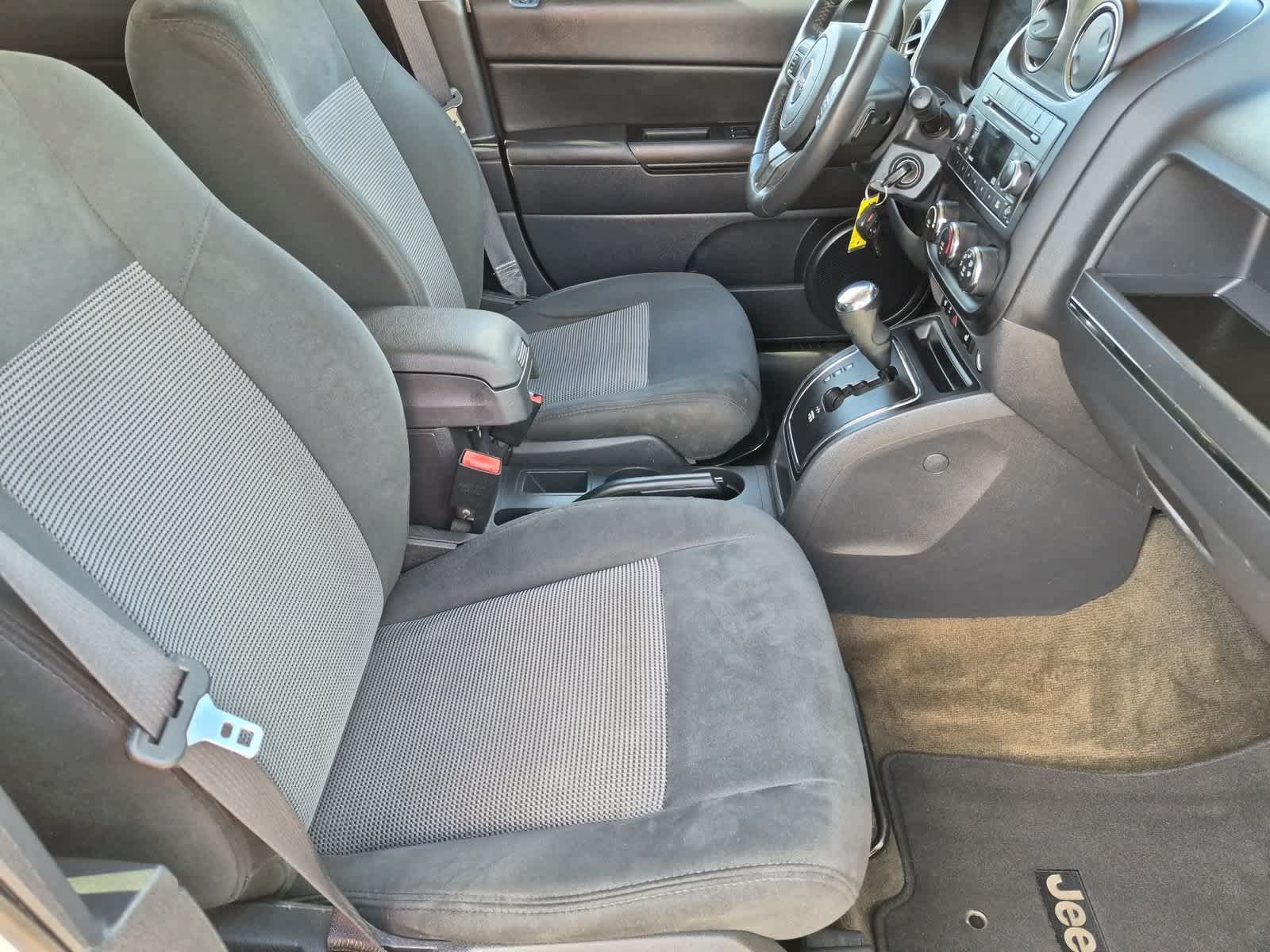 Used 2017 Jeep Patriot Latitude FWD image 21