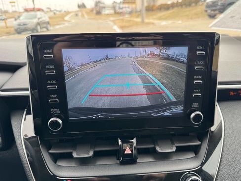 Used 2020 Toyota Corolla LE image 16