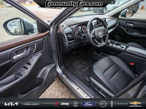 Used 2023 Nissan Rogue SL image 11