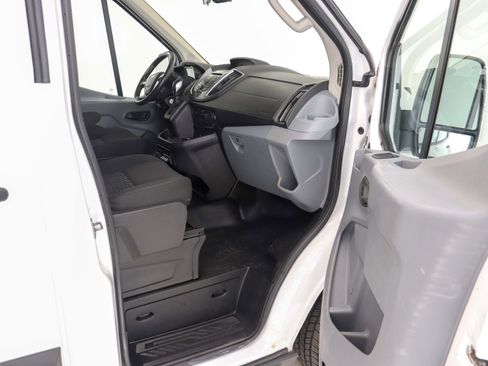 Used 2018 Ford Transit 150 XLT image 15