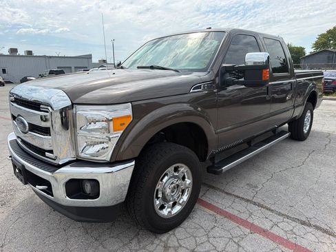 Used 2016 Ford F250 XLT w/ XLT Premium Package AWD/4WD image 10