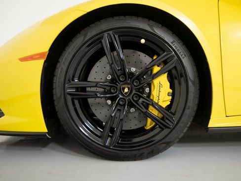 Used 2022 Lamborghini Huracan EVO image 10