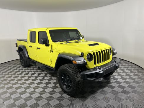 Used 2023 Jeep Gladiator Mojave w/ Trailer Tow Package AWD/4WD image 7