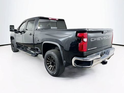 Used 2022 Chevrolet Silverado 2500 LT w/ Convenience Package AWD/4WD image 4