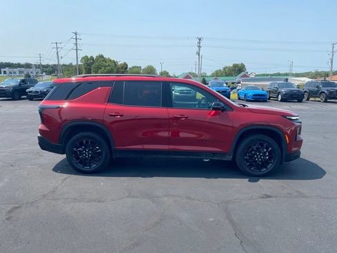 Used 2025 Chevrolet Traverse LT w/ Midnight/Sport Edition FWD image 7