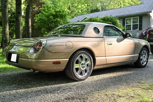 Used 2005 Ford Thunderbird RWD image 8