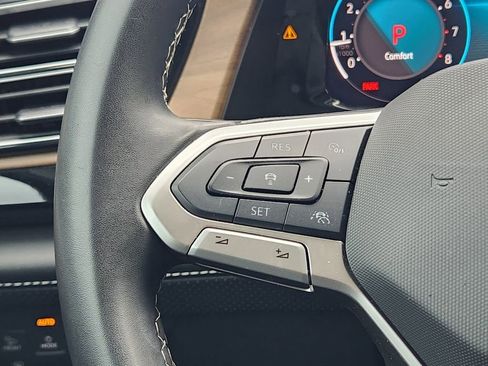 Used 2024 Volkswagen Atlas SE image 27