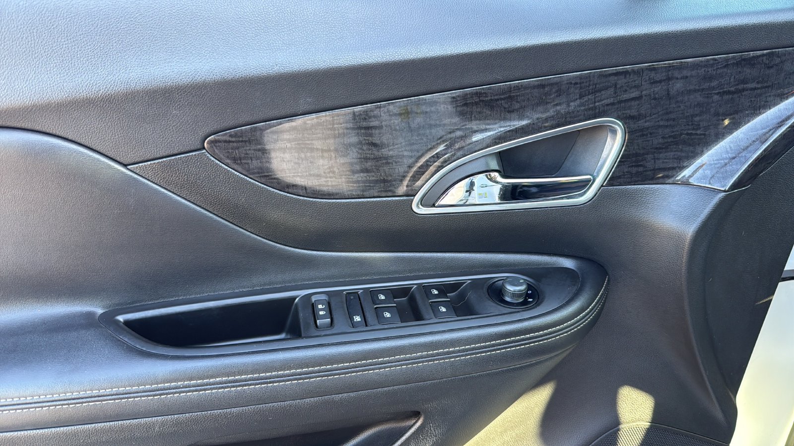 Used 2013 Buick Encore Convenience FWD image 9