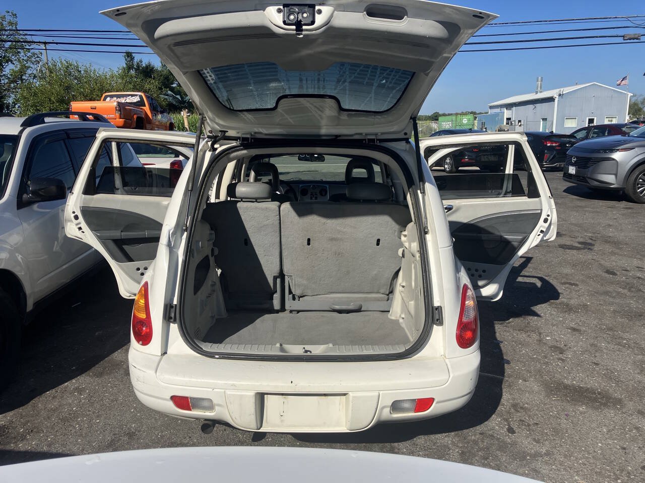 Used 2009 Chrysler PT Cruiser FWD image 26