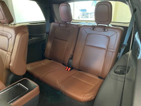 New 2026 Lincoln Aviator Reserve AWD/4WD image 11