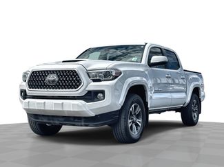 Used 2018 Toyota Tacoma TRD Sport image 1