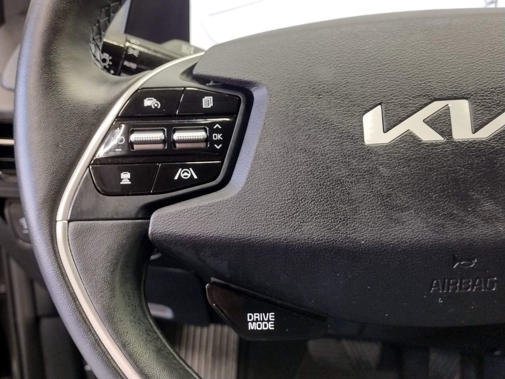 Used 2024 Kia EV6 Light AWD/4WD image 27