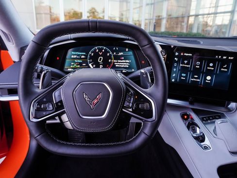 Used 2024 Chevrolet Corvette Stingray Premium Conv w/ Z51 Performance Package image 5