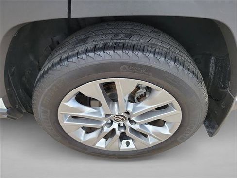 Used 2023 Toyota RAV4 XLE Premium FWD image 12