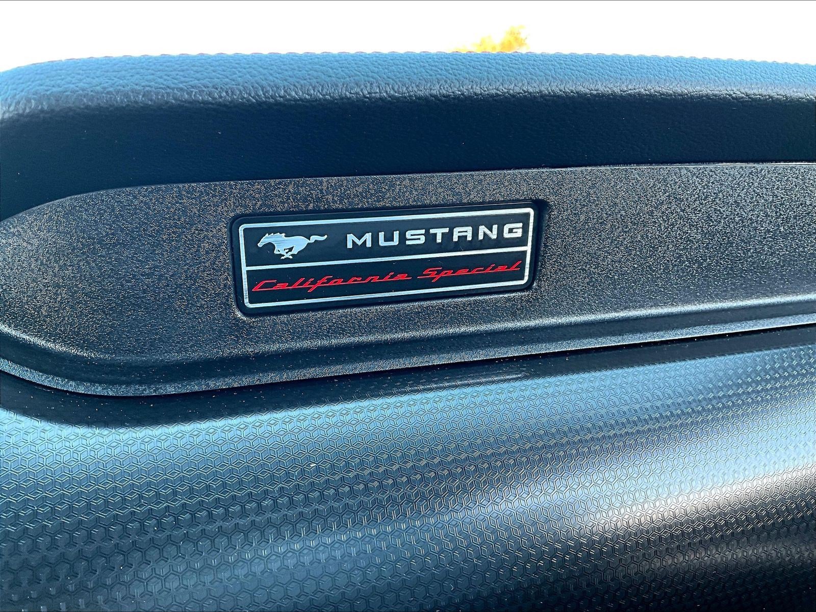 Used 2021 Ford Mustang GT Premium w/ Equipment Group 401A RWD image 34