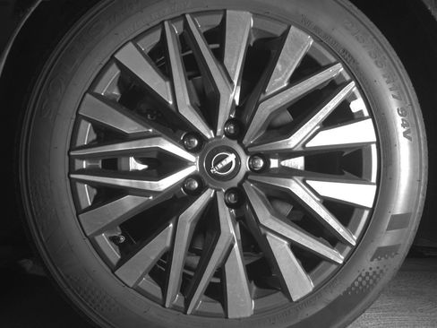 Used 2025 Nissan Altima 2.5 SV FWD image 12