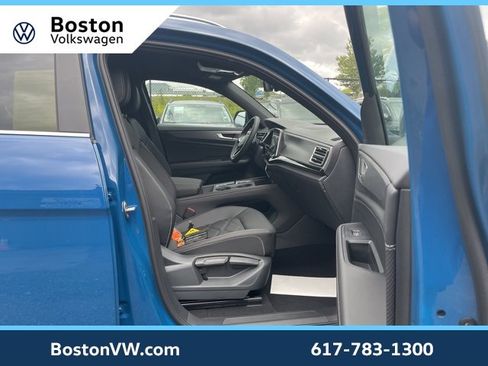 New 2025 Volkswagen Atlas Cross Sport SE image 13