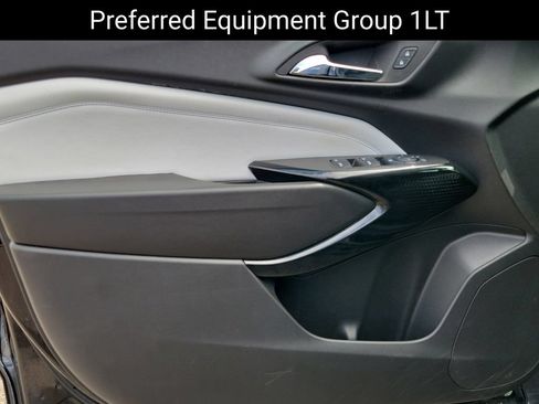 Used 2025 Chevrolet Trax LT w/ Driver Confidence Package FWD image 11