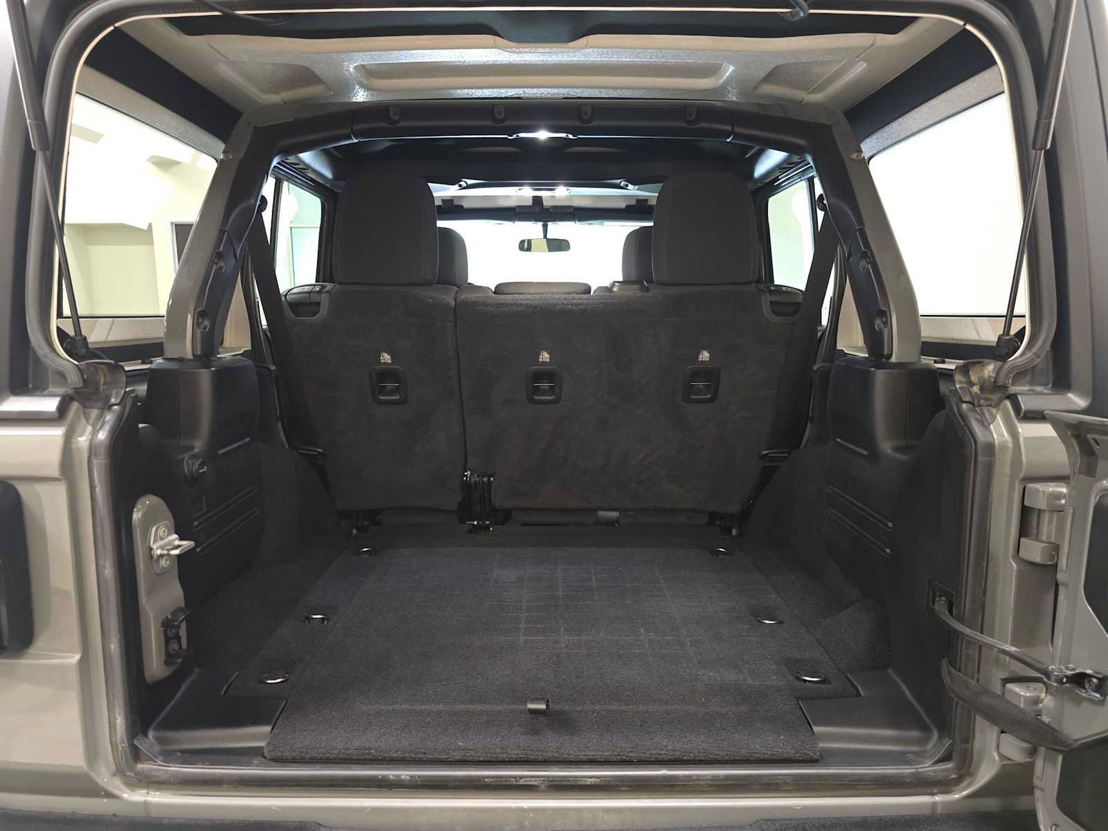 Used 2022 Jeep Wrangler Unlimited Sport AWD/4WD image 30