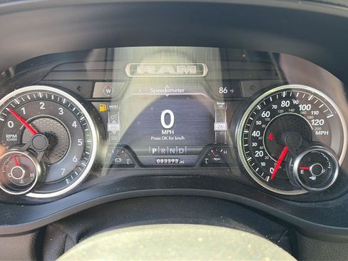 Used 2019 RAM 1500 Laramie AWD/4WD image 9
