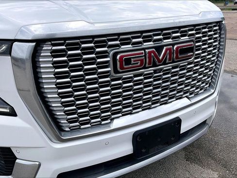 Used 2021 GMC Yukon Denali w/ Advanced Technology Package AWD/4WD image 34