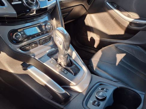 Used 2012 Ford Focus Titanium image 19