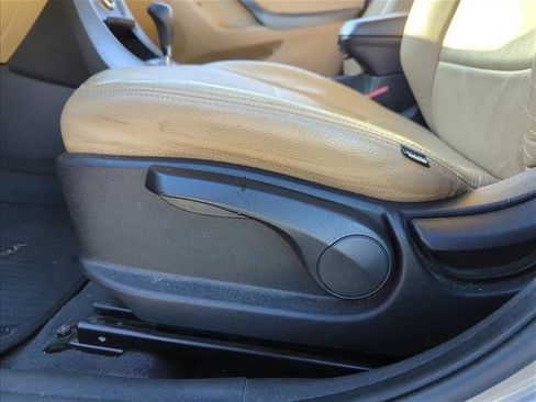 Used 2013 Hyundai Elantra GLS w/ Preferred Pkg image 10