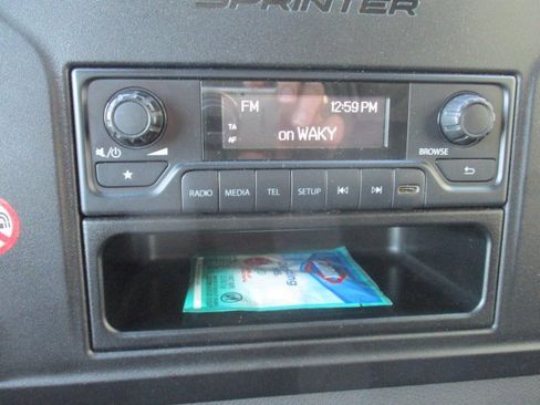 Used 2025 Mercedes-Benz Sprinter 2500 image 18