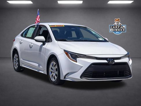 Used 2024 Toyota Corolla LE FWD image 2
