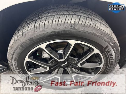 Used 2023 Chevrolet Suburban RST w/ Luxury Package image 18