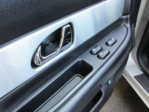 Used 2004 Ford Thunderbird RWD image 23