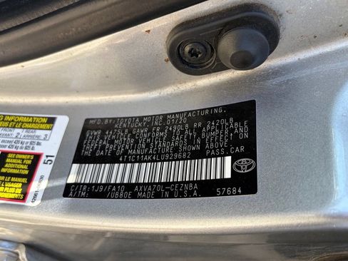 Used 2020 Toyota Camry LE FWD image 14
