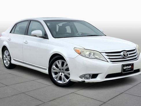 Used 2012 Toyota Avalon image 2