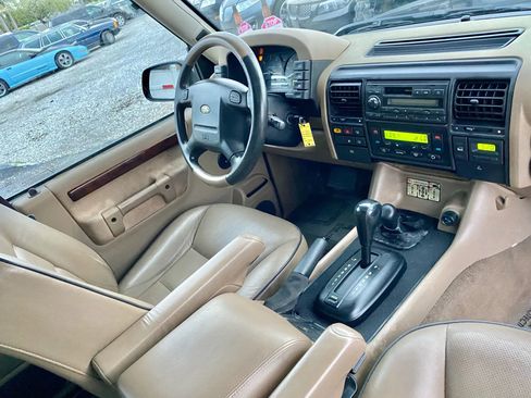 Used 2001 Land Rover Discovery SE image 19