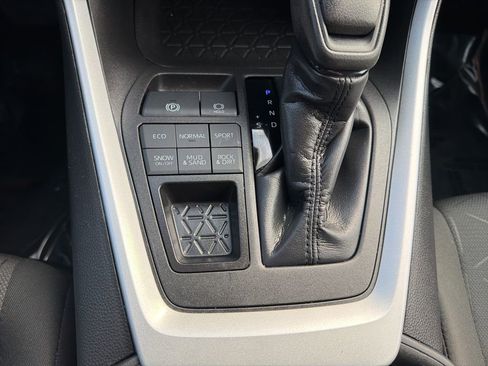 Certified 2023 Toyota RAV4 XLE image 30