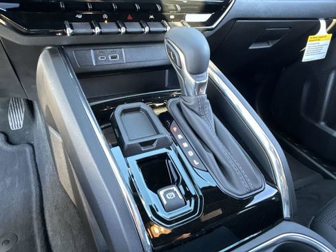 New 2026 GMC Canyon Elevation w/ Convenience Package image 16