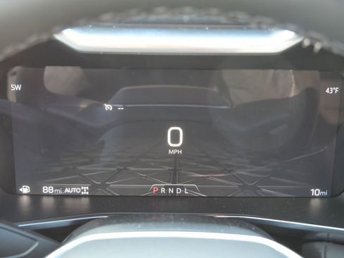 New 2026 GMC Canyon Elevation w/ Convenience Package image 41