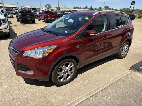 Used 2016 Ford Escape Titanium image 1